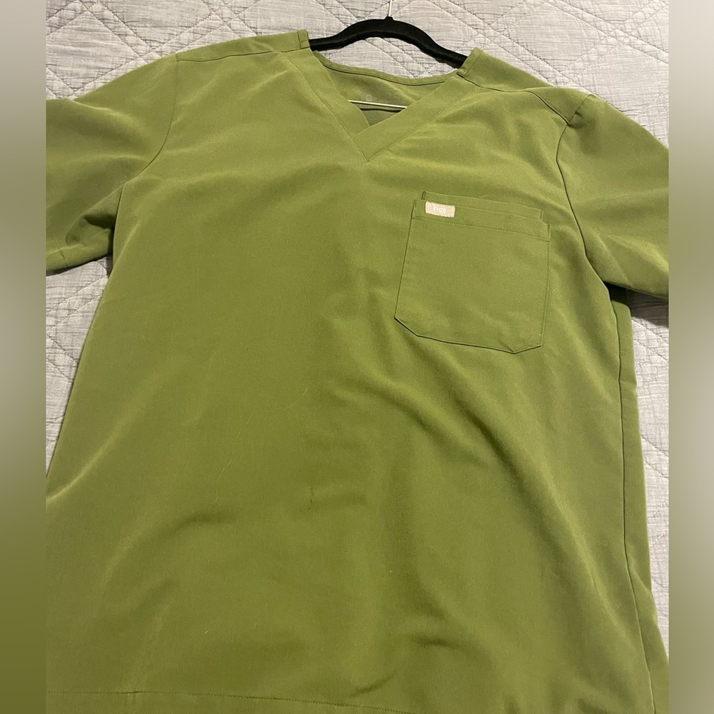 FIGS MENS TOP